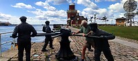 Monument bij de haven