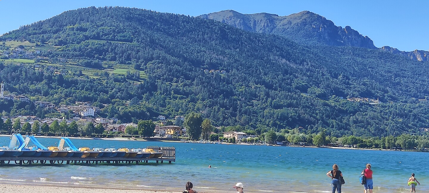 Meer van Caldonazzo met de Alpen