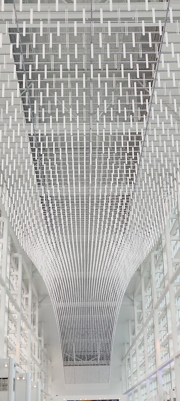 Plafond in de cruiseterminal.