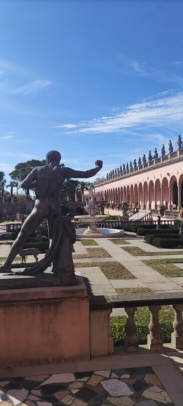Prachtige binnentuin van het John& Mable Ringling Art Museum