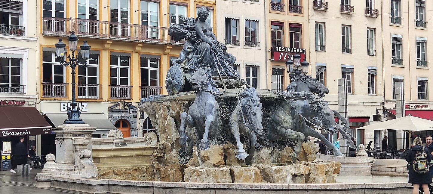 Prachtige fontein bij Hôtel de Ville