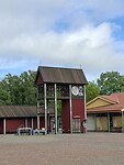 Klok op het marktplein Ventspils
