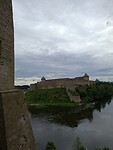 De Russische burcht Ivangorod met op de voorgrond Hermansburcht