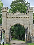 Poort naar het kasteel,  deze is van 1867