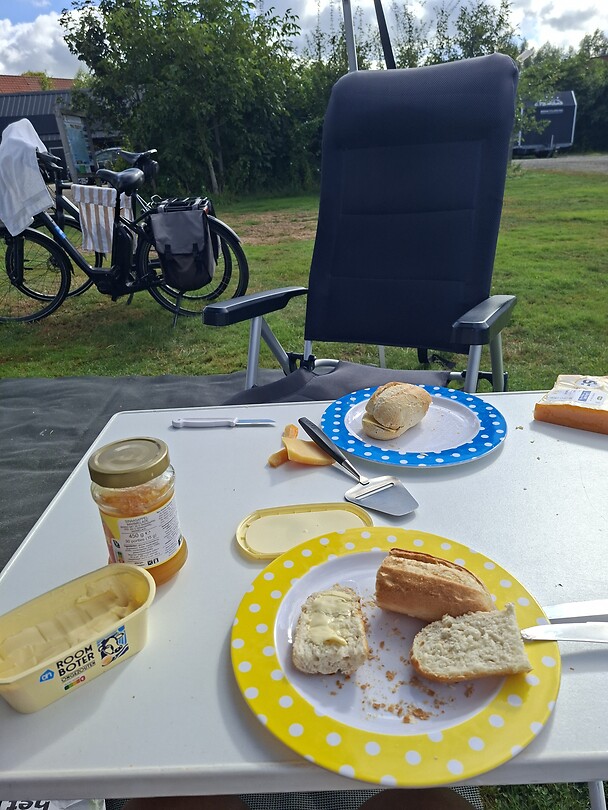 Vanochtend heerlijk in het zonnetje ontbijt ☀️