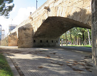 04 Oude brug over de oorspronkelijke rivier Turia