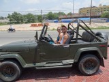 Legerjeep huren!