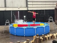 Lumberjacks evenwichtsspel ‘logrolling’