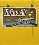 Wat een gaaf logo van Tofino Air! Woodstock (van Snoopy)