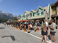 Winkelstraat @Canmore en warm dat het was 🥵