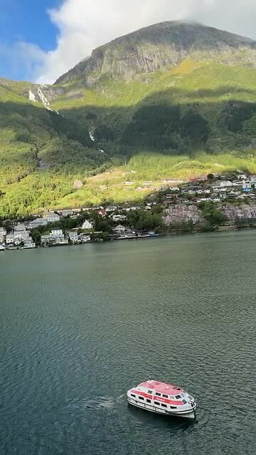 Uitzicht vanaf het schip @Odda