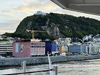 Dus dáár gaan we heen lopen (bovenop Aksla)