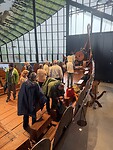 In de rij om viking te mogen zijn