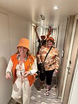 We gaan verkleed naar t diner!