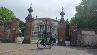 Adelijke huizen en voormalige paleizen.