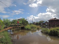Na 3 dagen sjouwen komen we aan bij het Inle lake