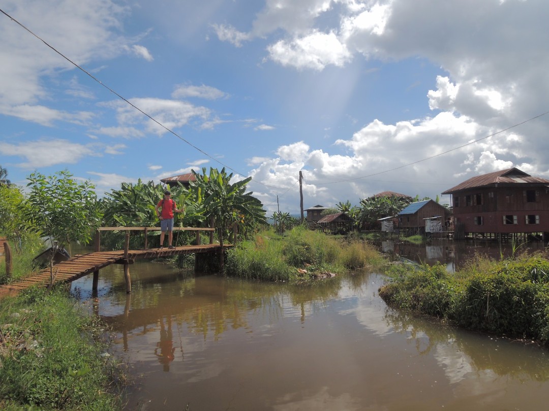 Na 3 dagen sjouwen komen we aan bij het Inle lake