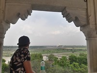 Vanaf het fort spotten we in de verte de Taj Mahal al!