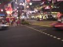 Orchard Road in Kerstjasje at night ...