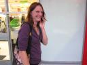 Tess aan de telefoon