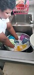 Roxanne en Kamla wassen samen af