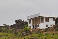 Het huis vanaf de weg.