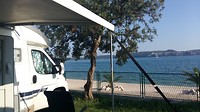 Kamp Seget, pal aan het strand.