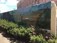 mural vlak bij foto's van vroeger