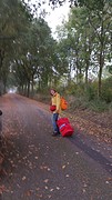 Bepakt en bezakt naar de buurtbus.