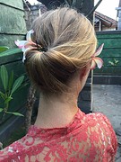 Balinese style: flowers everywhere