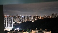 Uitzicht op Kuala Lumpur vanuit de douche