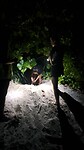 Onderzoeken of er schildpad eieren in dit nest liggen