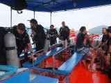 Life on P'Dong's Boat - het water in...