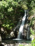 28) Idylische waterval