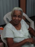 16) Oma geniet