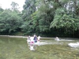 even een rivier oversteken