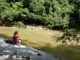 rio claro met een marmeren strand