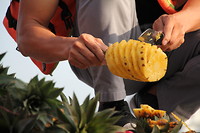 Zo maak je een ananas schoon.