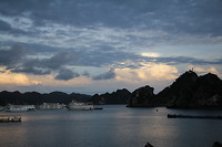 Halong Bay bij avond