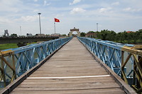 Blauw Noord-Vietnam en geel Zuid-Vietnam