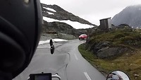 In de sneeuw na Geirangerfjord