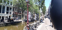 Langs de grachten over de Wallen