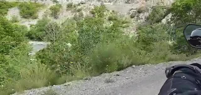Offroad over bruggetje gorges de Daluis