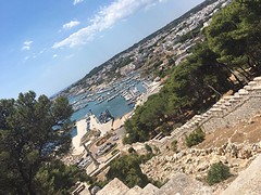 Uitzicht over baai Santa Maria Di Leuce vanaf vuurtoren