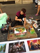 Streetartist bezig met het kunstwerk voor Koen