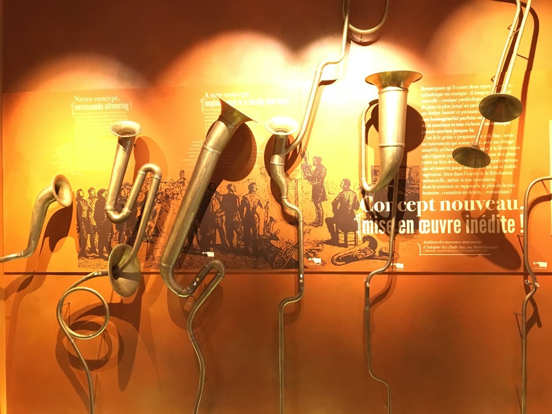 Sax museum met verschillende proefmodellen