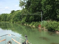 aanmelden bij zelfbediening sluis door de hangende stok een kwart slag te draaien