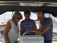 Peter en Mieke zijn gezellig twee dagen bij ons aan boord geweest. Wel teveel wind om te varen!