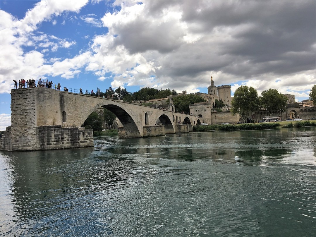 Sur le pont d'Avignon ......