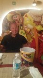 Stefan heeft vrienden gemaakt in een restaurant...